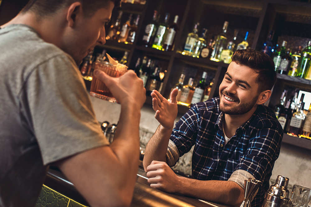 bartender oferecendo drinks sob demanda