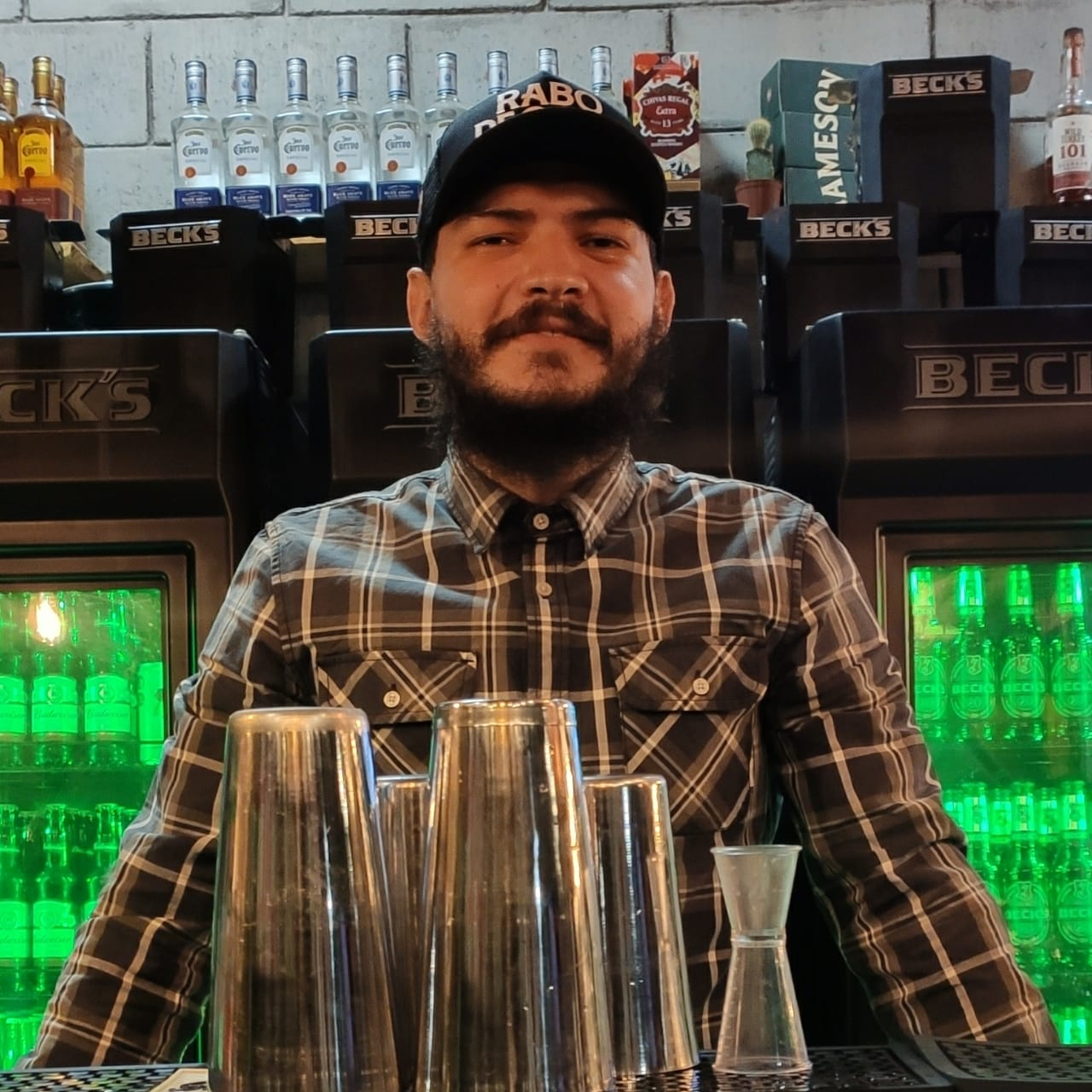bartender thiago gadelha e cqueteleiras